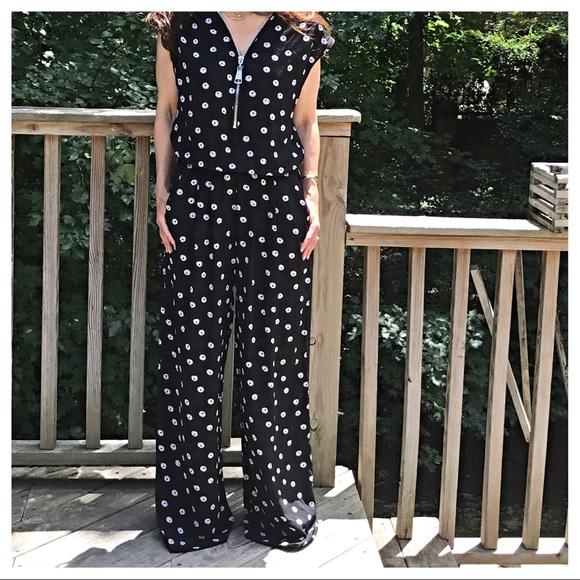 ✨LAST ONE✨Black white Paris zip front jumpsuit - Picture 4 of 8