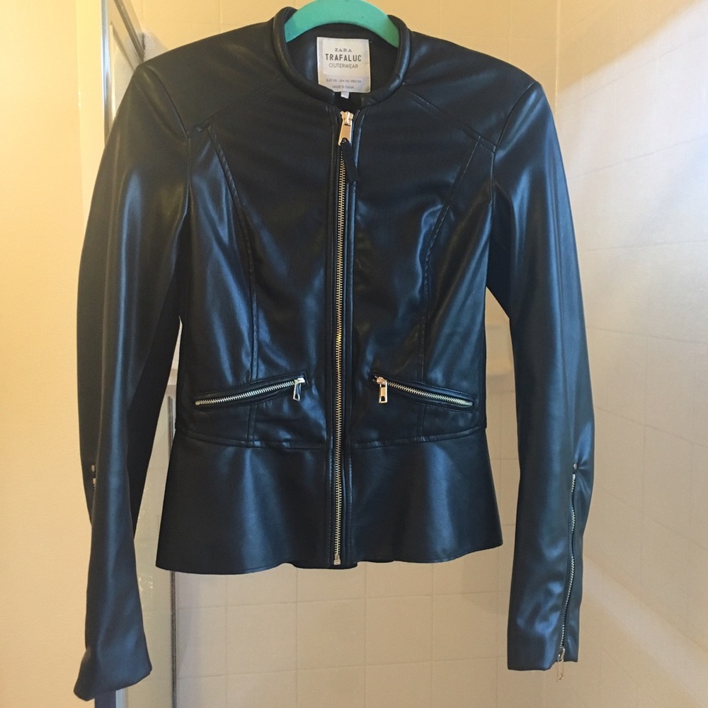 Gorgeous Zara black zipper jacket (peplum style) - Picture 3 of 5