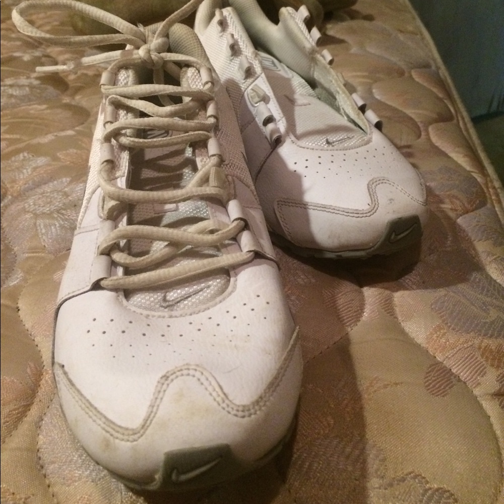 Nike Shox - Picture 2 of 5