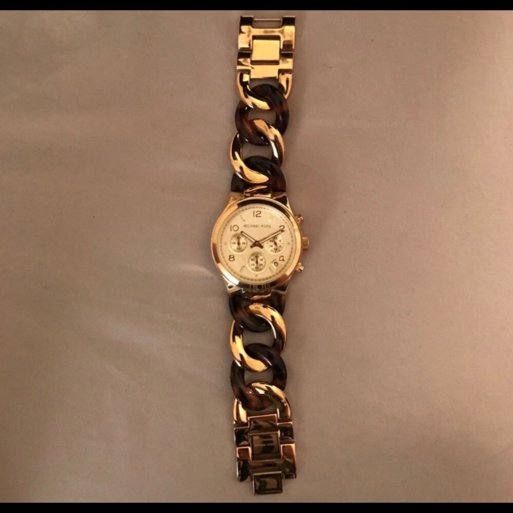 Michael kors authentic!! Watch