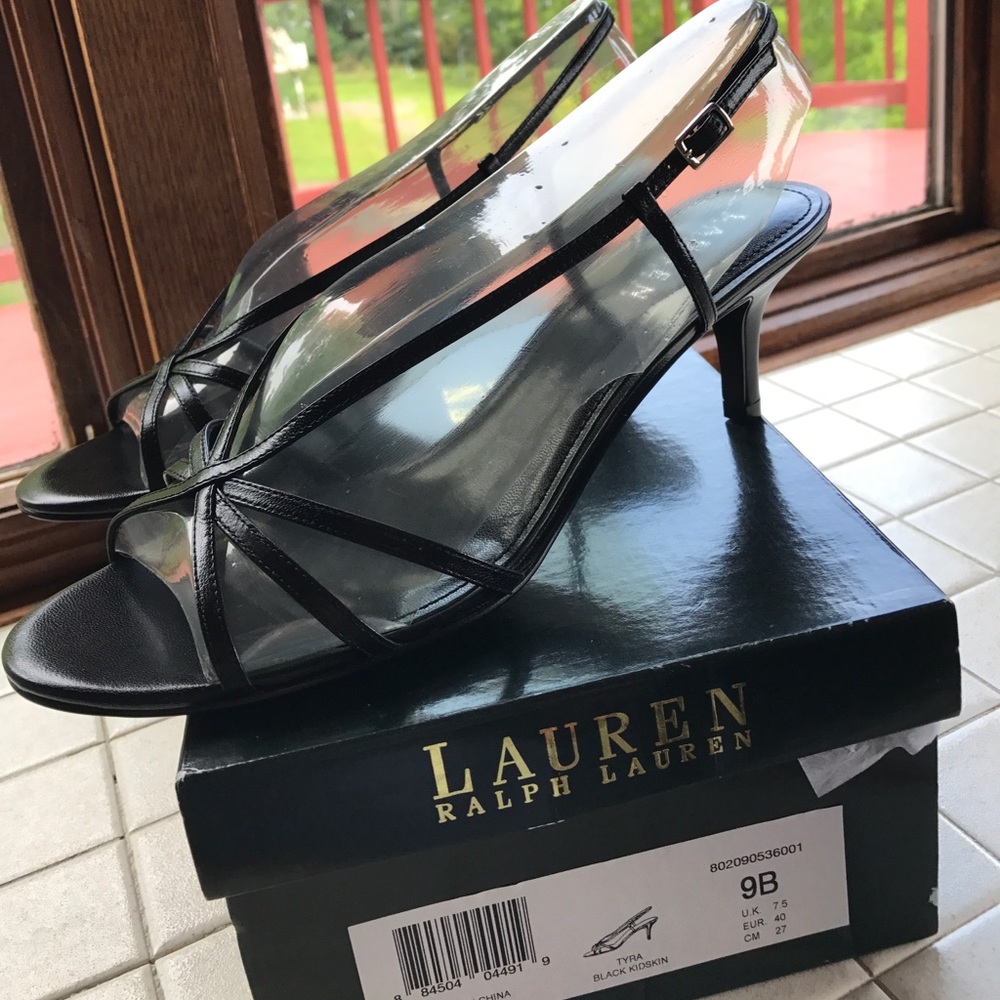 NEW!!   Ralph Lauren strappy pumps