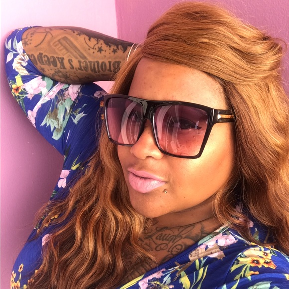 Meet your Posher, Deborah - Picture 1 of 1