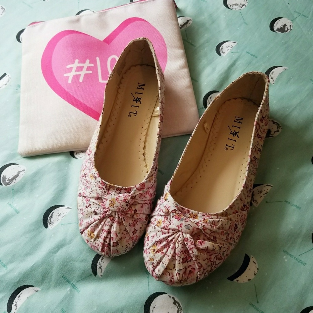 Adorable floral flats