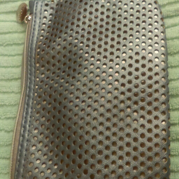 Ipsy bag 👝💄💋 - Picture 2 of 2