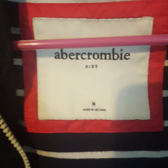 Abercrombie and Fitch kids windbreaker - Picture 2 of 3