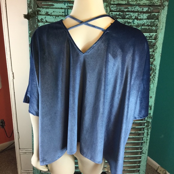 NWT Beautiful Velour Blue Kimono - Picture 3 of 7