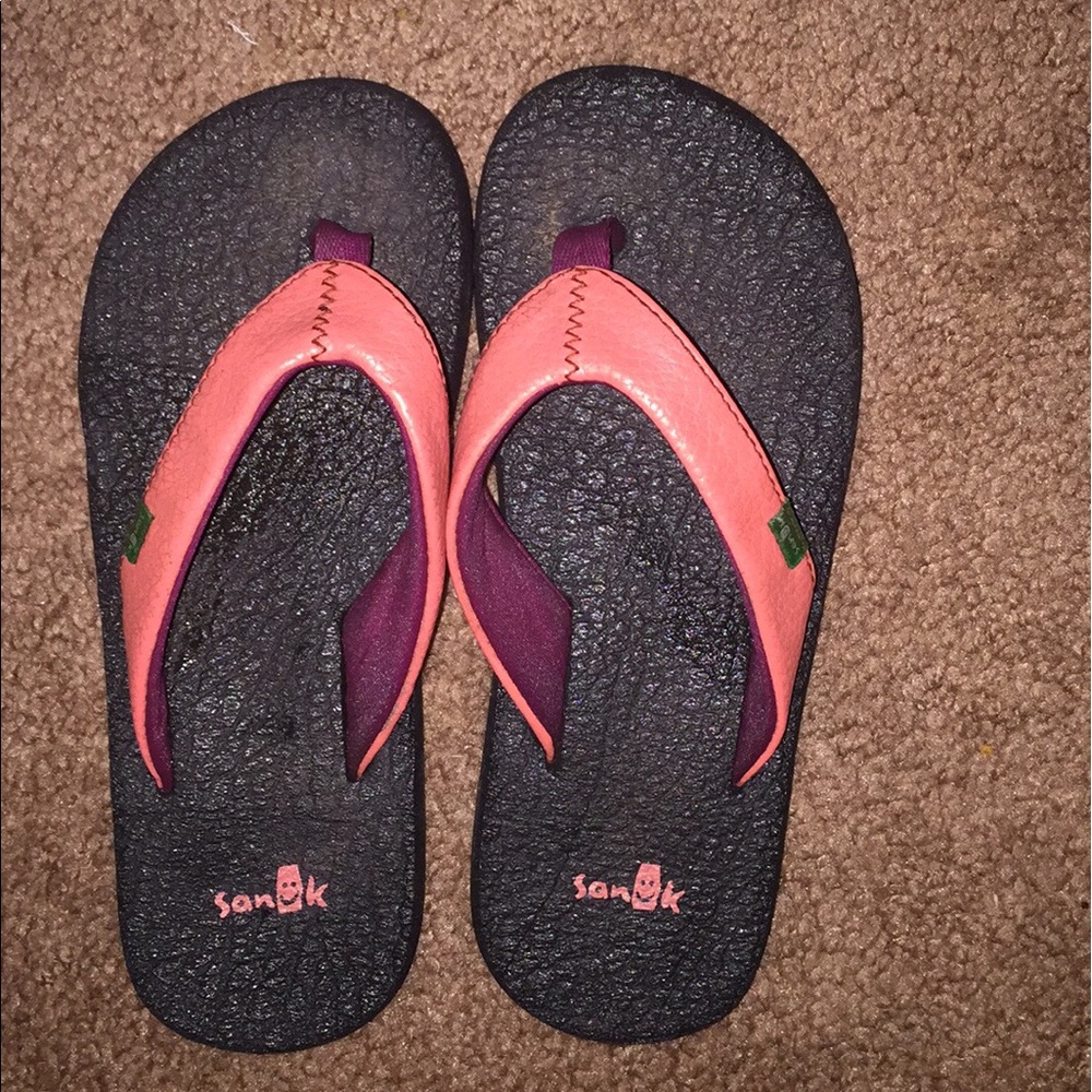Sanuk flip flops
