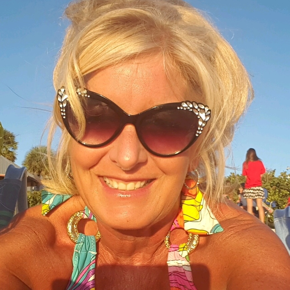 Meet your Posher, Debra