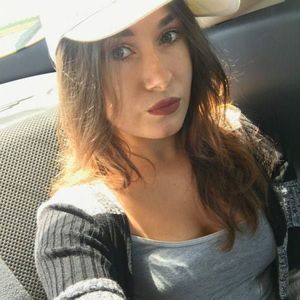 Meet your Posher, Alexis