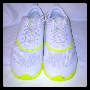 Woman's Nike air Max Thea size 11