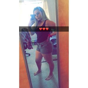 Meet your Posher, Lela