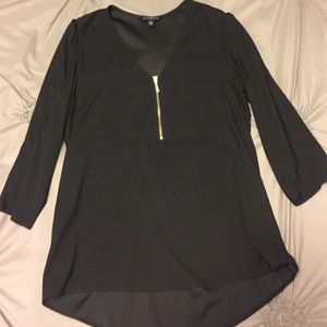 Express black zip top