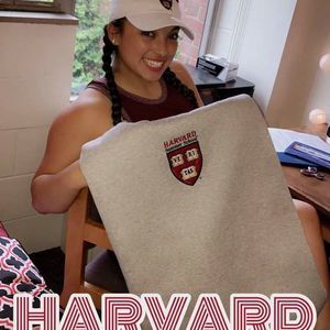 Meet your Posher, Kassandra