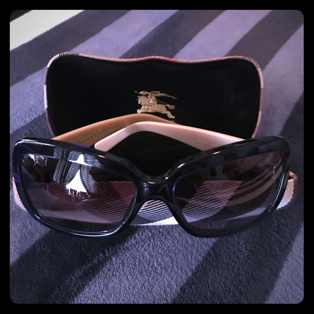 Burberry Sunglasses B4074