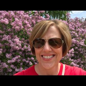 Meet your Posher, Carole