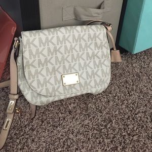 Micheal Kors cross body