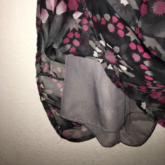 CHARLOTTE RUSSE sheer printed tank top 🌼 - Picture 2 of 4