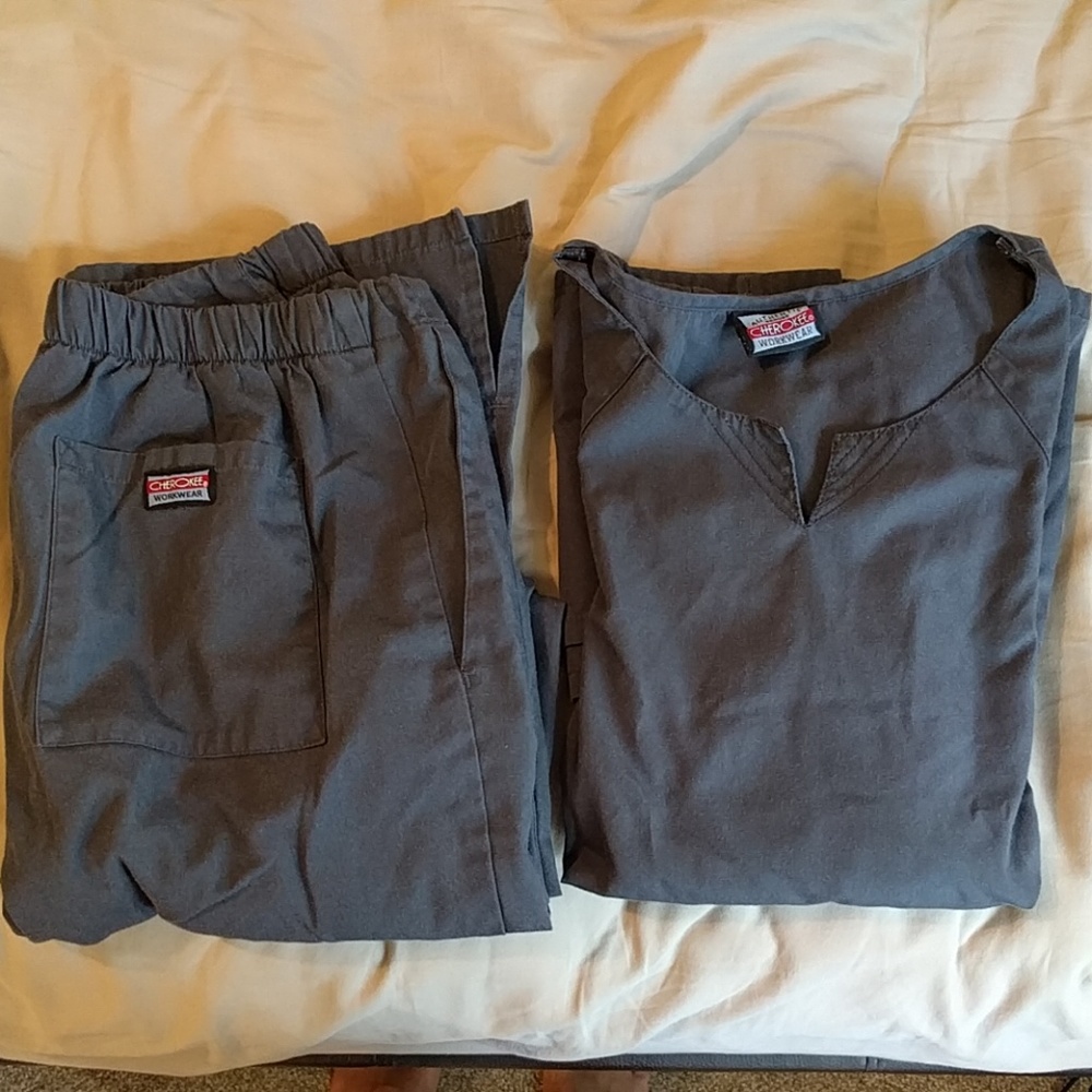 Cherokee Scrub Set