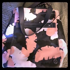Lululemon bag