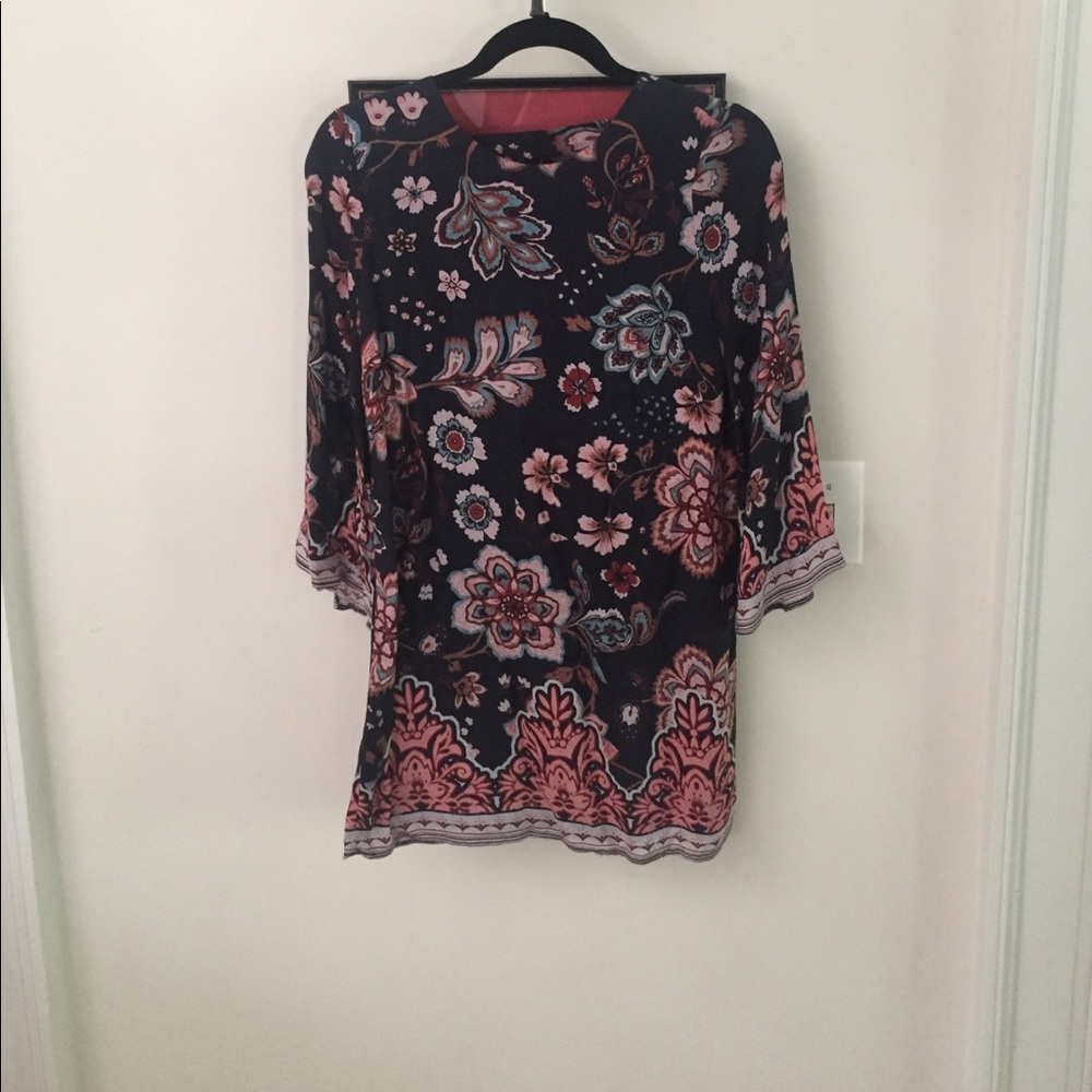 Super cute UP shift dress