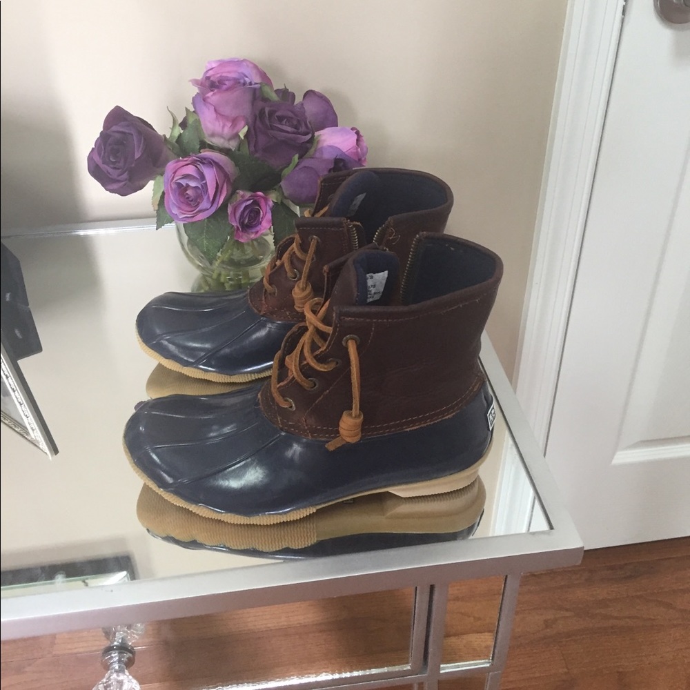 Sperry Top sider size 36. Winter-rain.. Like new.