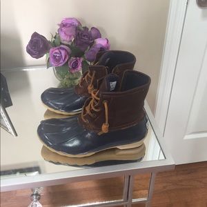 Sperry Top sider size 36. Winter-rain.. Like new.