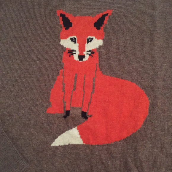 Old Navy Sweaters - Old Navy Fox Front light sweater Old Navy Sweaters - Old Navy Fox Front light sweater