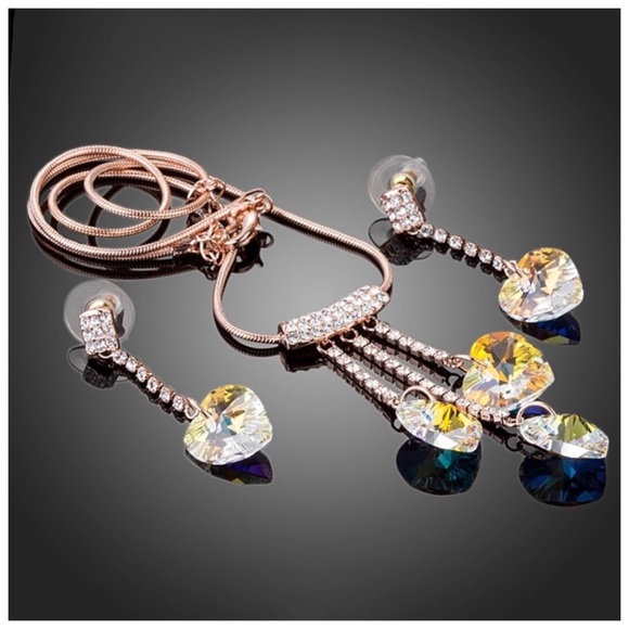 🎁 Swarovski Crystals Dangling Heart Necklace Set - Picture 3 of 4
