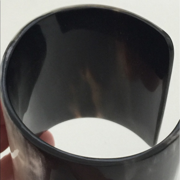 Large NWOT horn cuff - Picture 5 of 5