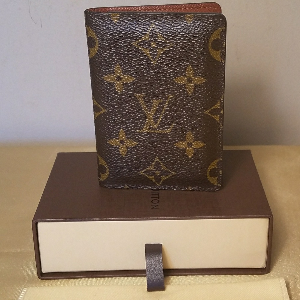 Sold Louis Vuitton Card holder/Organizer wallet