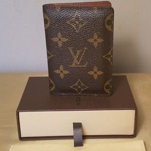 Sold Louis Vuitton Card holder/Organizer wallet