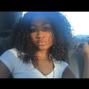 Meet your Posher, Leah