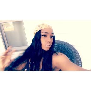 Meet your Posher, Crystal