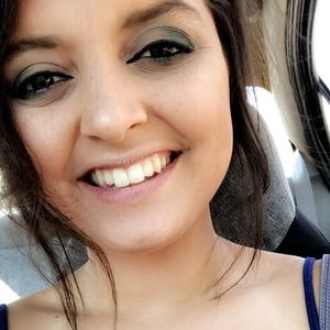 Meet your Posher, Alicia