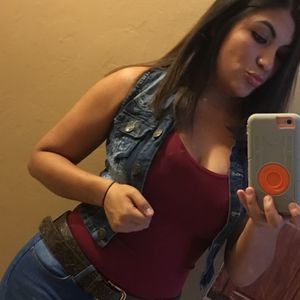 Meet your Posher, Elena