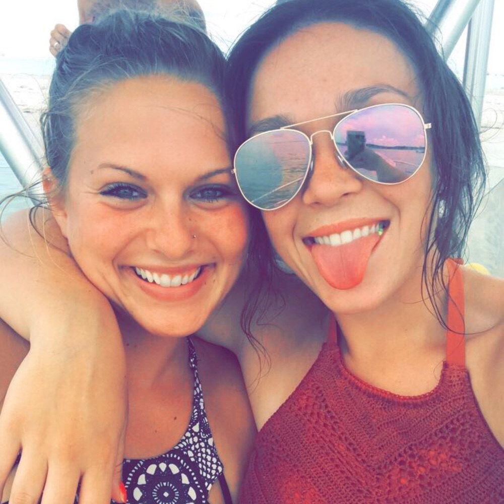 Meet your Posher, Demi