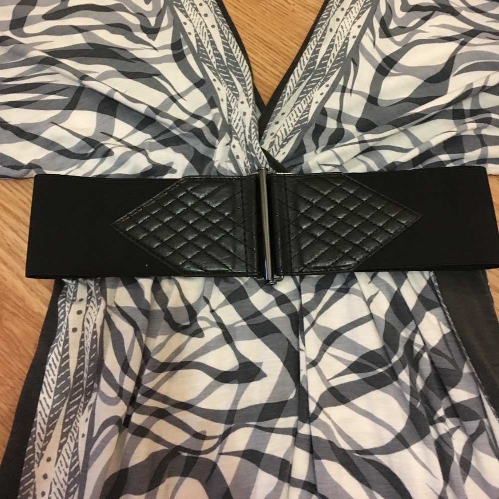 Belt It with this elastic/PU belt - S/M 14" flat