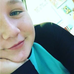 Meet your Posher, Chloe