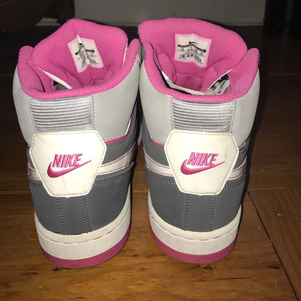 Nike Shoes - Picture 2 of 5