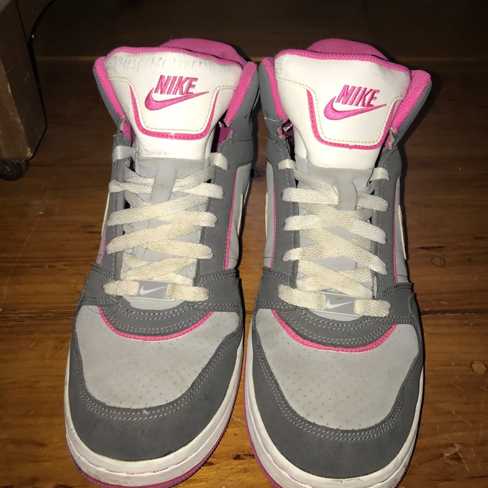 Nike Shoes - Picture 3 of 5