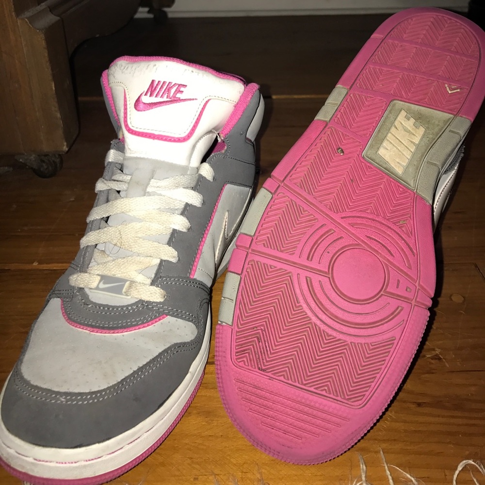 Nike Shoes - Picture 5 of 5