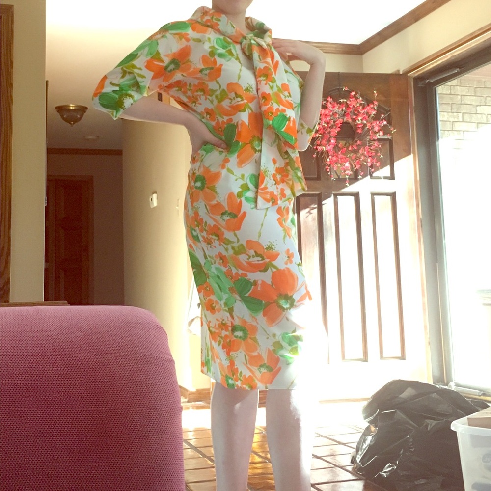 MAKE OFFER Vintage floral wiggle dress xl