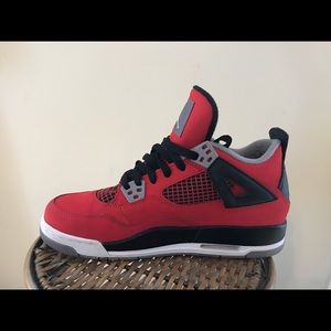 Air Jordan Retro 4 "Toro Bravo" GS Size 6