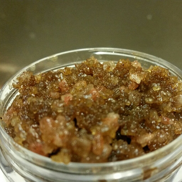 Homemade organic Ginger cinnamon body scrub - Picture 2 of 2