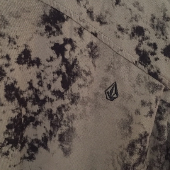 Volcom button up - Picture 2 of 3