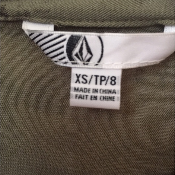Volcom button up - Picture 3 of 3