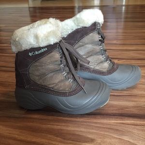 Columbia Women's winter Boots Sierra Summette 7