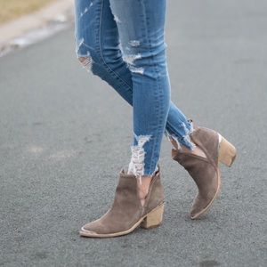 *SOLD* Jeffrey Campbell Cromwell Western Cutout