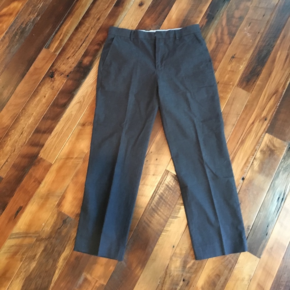 Banana Republic Modern Fit 33/30 EUC Grey pants