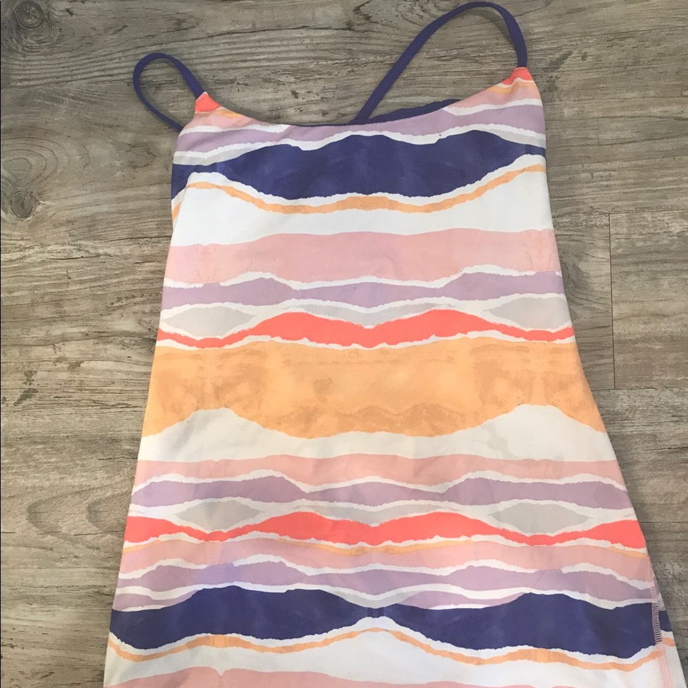 Lululemon workout top